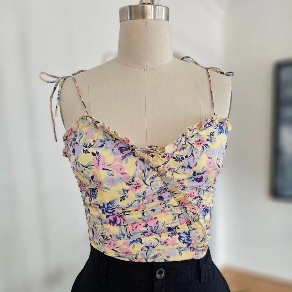 Floral ruffled top